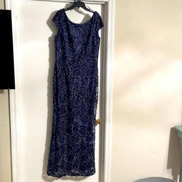 Navy formal dress - Picture 1 of 3